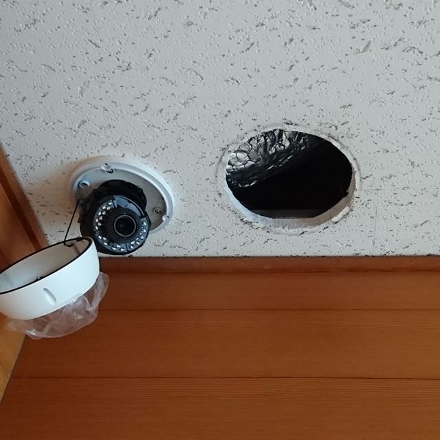 新しい防犯カメラを設置