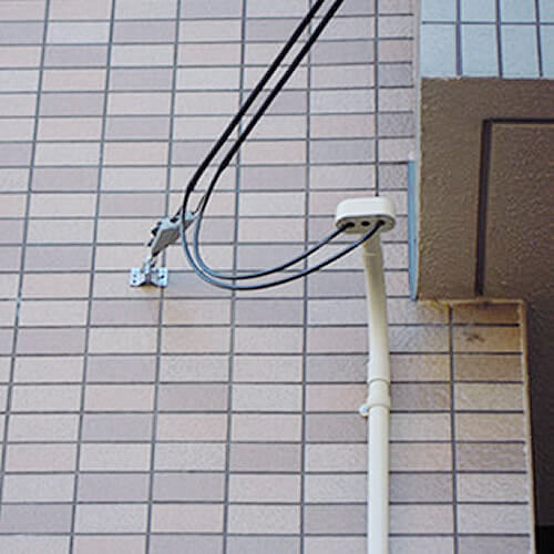 防犯カメラの架空配線