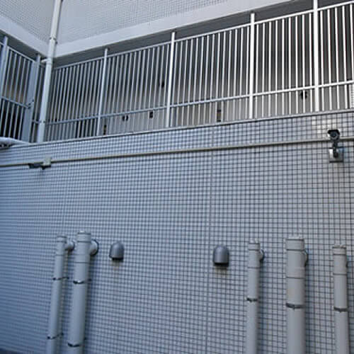 安城市マンション駐車場の防犯カメラ３