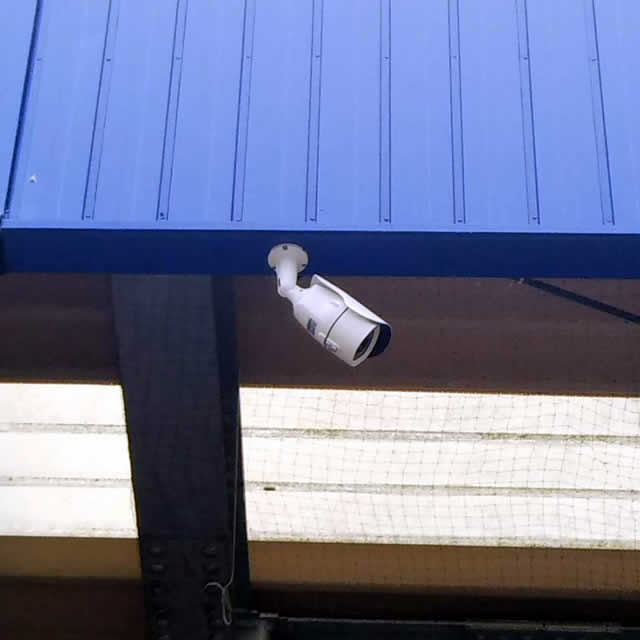 工場入口に防犯カメラ(岩倉市)