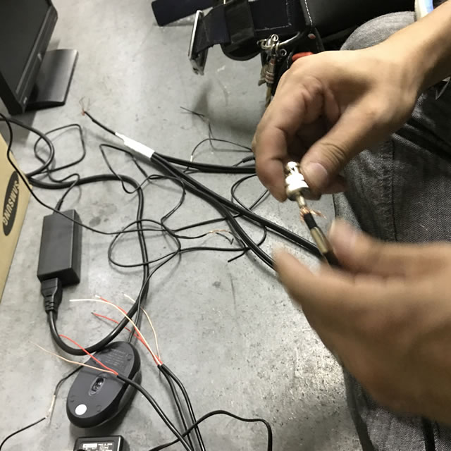 配線接続作業