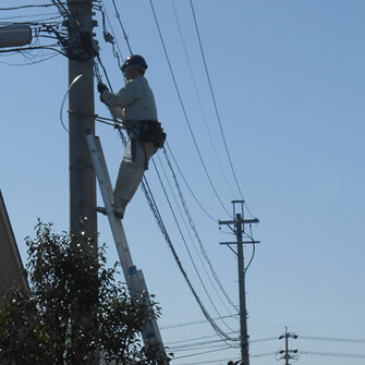 電柱に防犯カメラ設置2