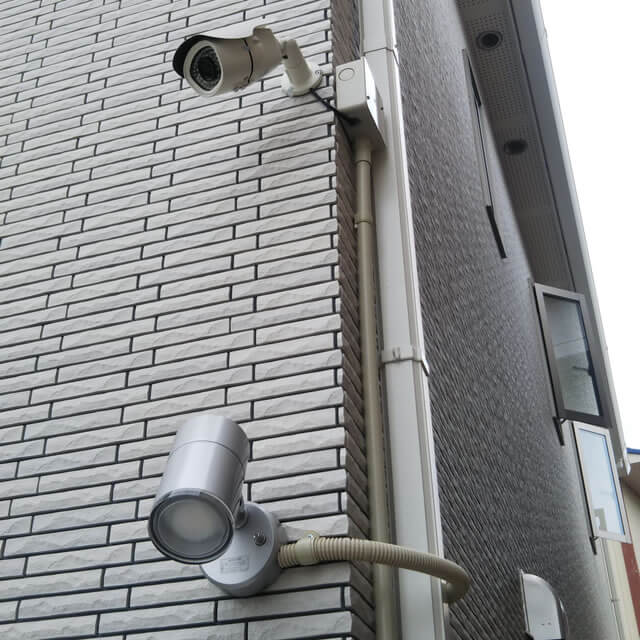 玄関防犯カメラ