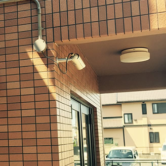 大垣市のマンションの防犯カメラ設置工事の様子3