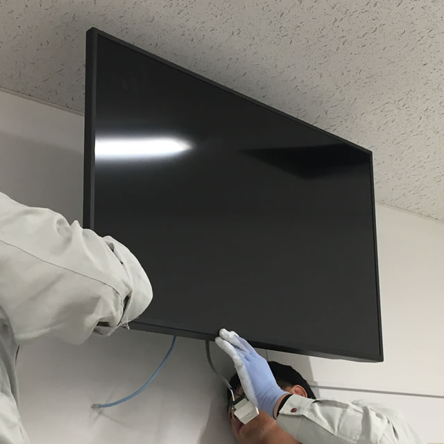 防犯カメラモニター取り付け