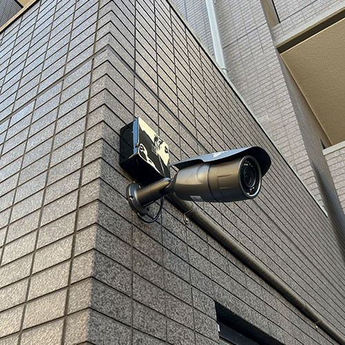 木津川市のマンション駐輪場に設置した防犯カメラ
