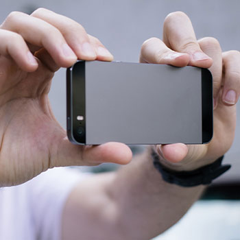 家の写真を撮る不審者…目的は何?通報すべきか迷ったときの対処法