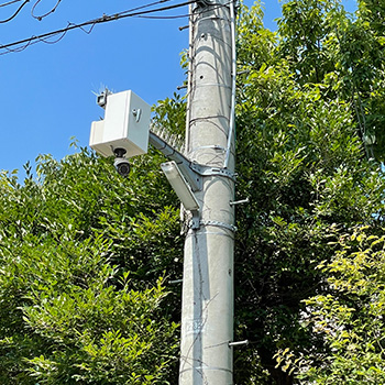補助金使用で電柱に防犯カメラ設置