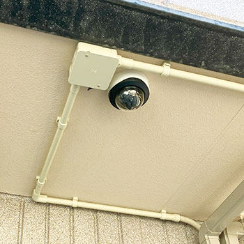 防犯4原則とは?侵入を防ぐ音・光・時間・人の目+カメラ活用も解説