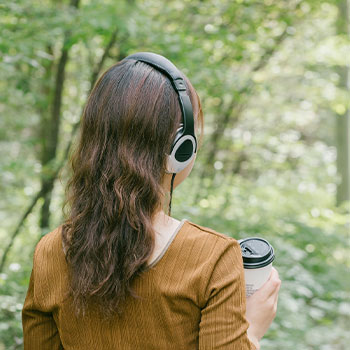 不審者の特徴・服装・行動パターンとは?狙われやすい人と今すぐできる対策