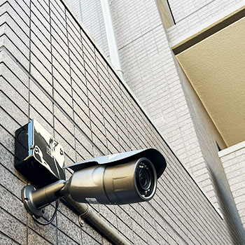 マンションの防犯カメラが録画した映像は誰が見る?